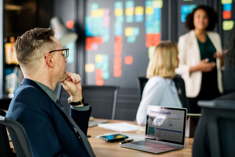 How Strategic Thinking Improves Decision-Making in Modern Businesses