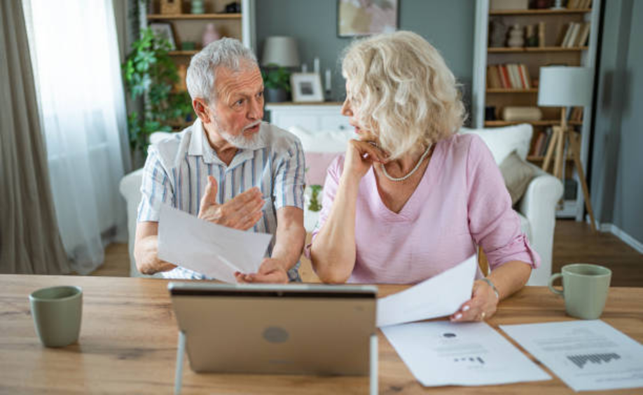 Reverse Mortgage Rates vs Home Loans: How Interest Is Calculated Differently 